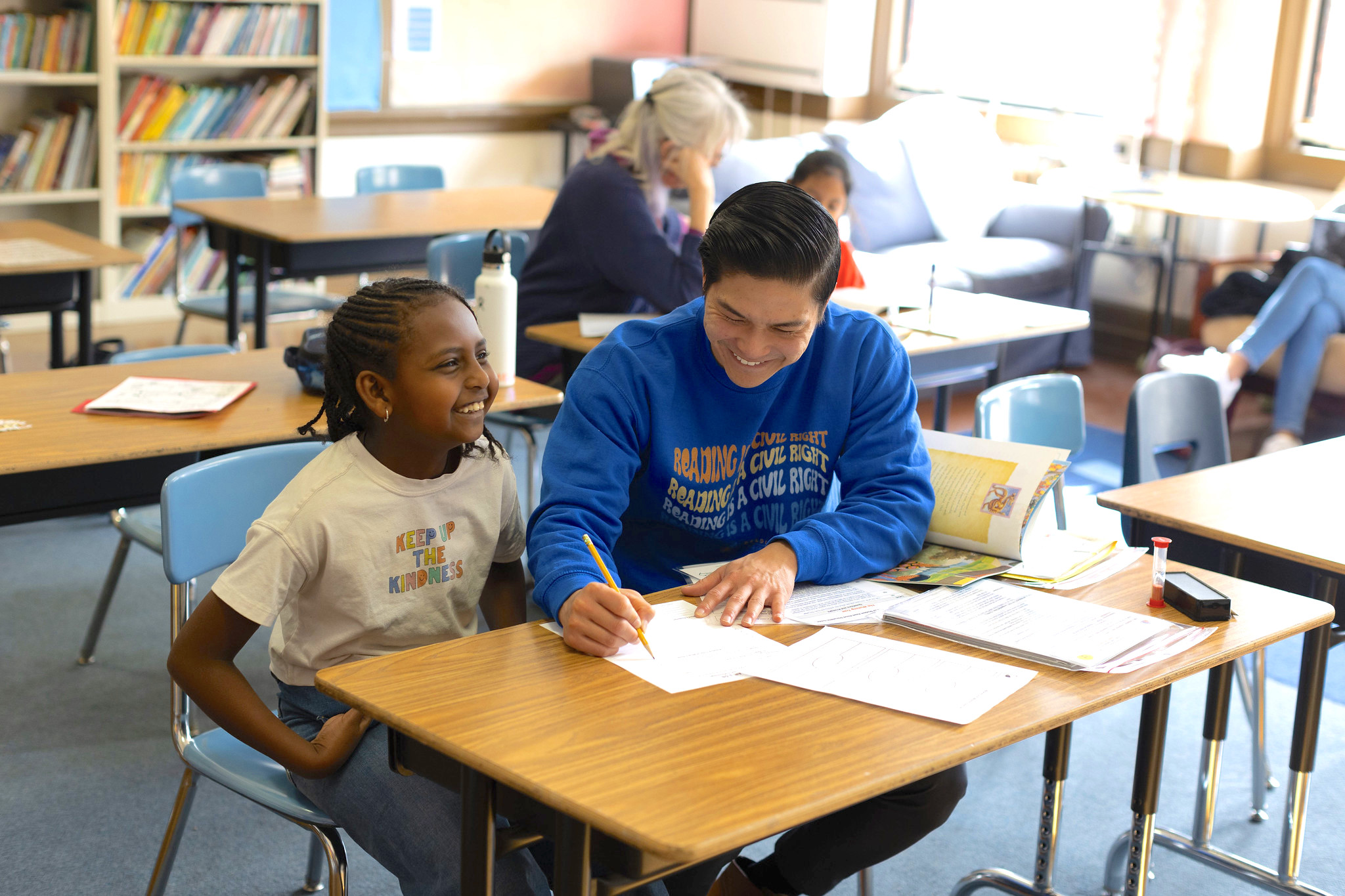 Student & AmeriCorps member tutoring session